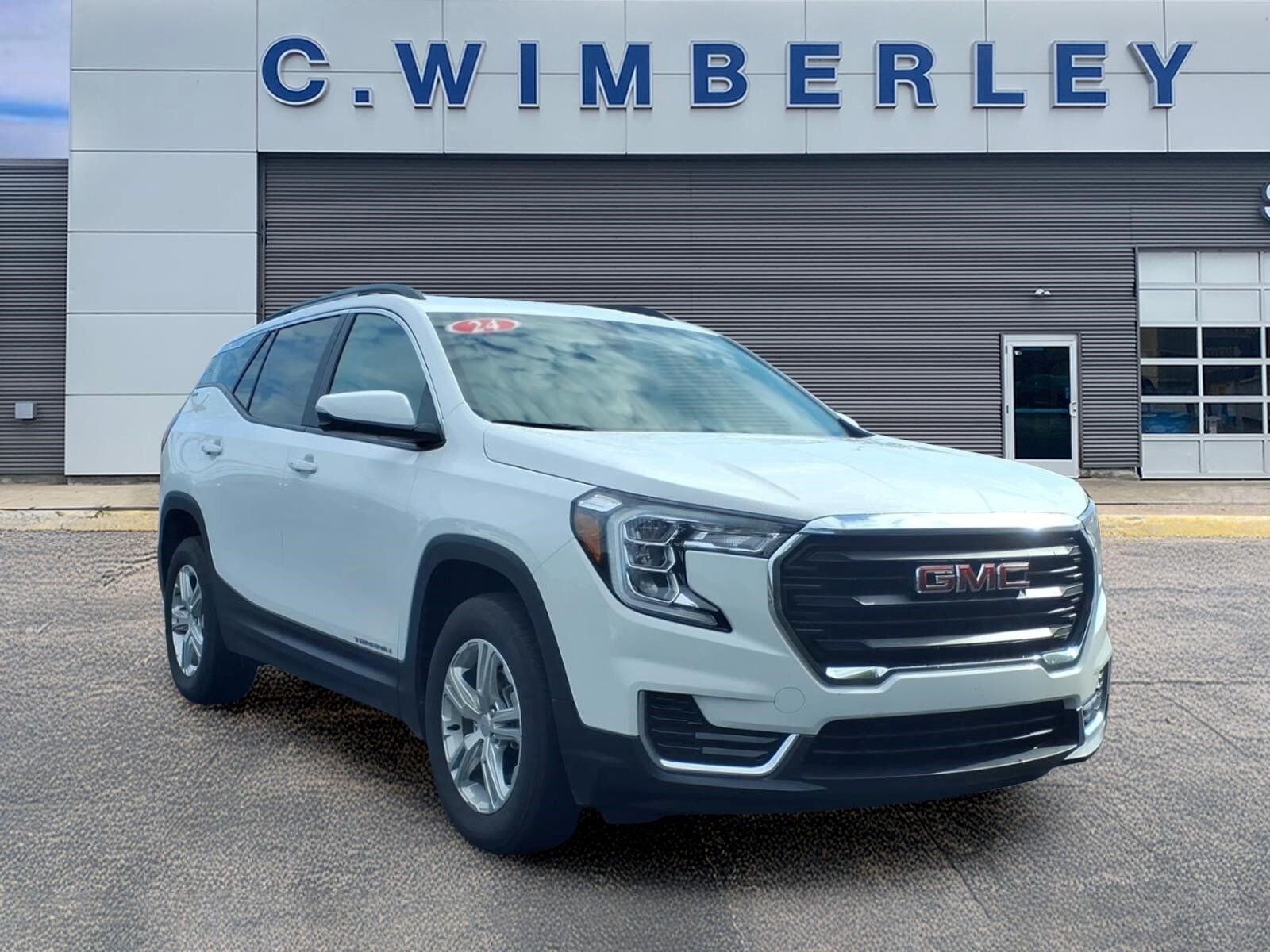 Used 2024 GMC Terrain SLE w/ Driver Convenience Package AWD/4WD image 1