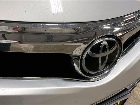 Used 2013 Toyota Avalon Limited image 28