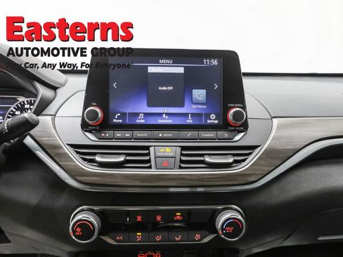 Used 2024 Nissan Altima 2.5 SV image 12