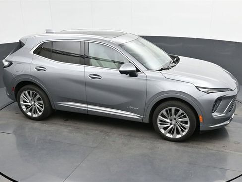 Used 2024 Buick Envision Avenir image 19
