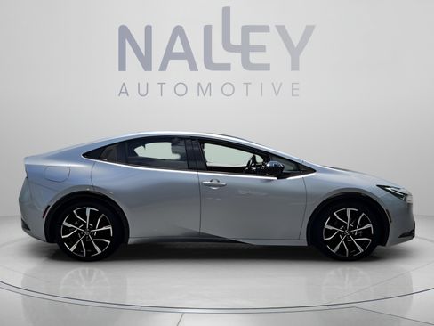 Used 2023 Toyota Prius Prime Premium FWD image 6