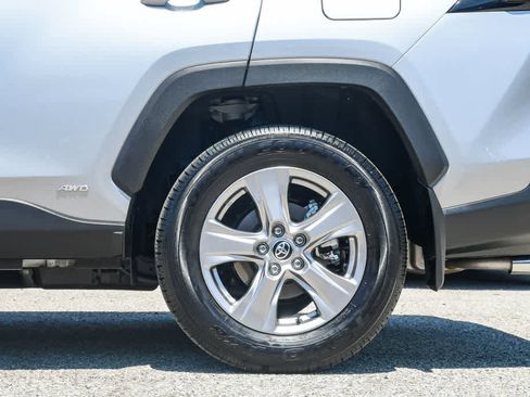 Used 2025 Toyota RAV4 LE AWD/4WD image 11