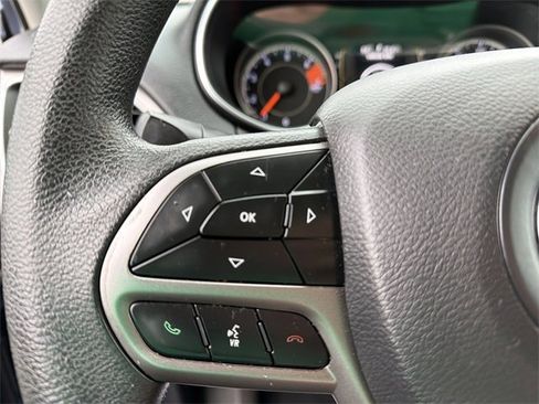 Used 2019 Jeep Cherokee Latitude w/ Popular Appearance Group image 19