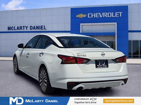 Used 2025 Nissan Altima 2.5 SV FWD image 4