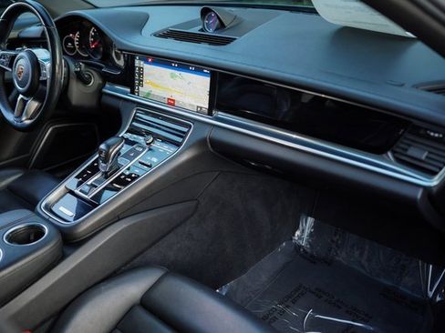 Used 2018 Porsche Panamera 4 image 21