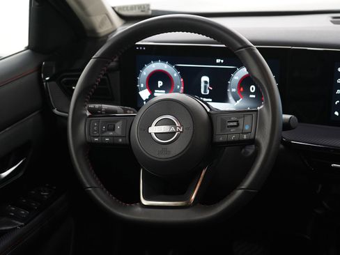 Used 2025 Nissan Kicks SR AWD/4WD image 15