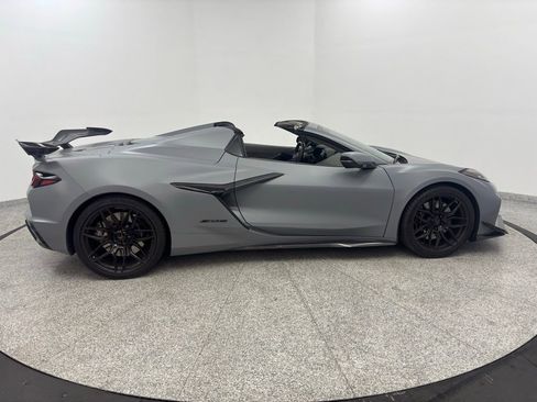 Used 2024 Chevrolet Corvette Z06 w/ Stealth Interior Trim Package image 16