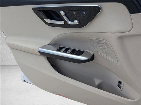 Used 2023 Mercedes-Benz C 300 Sedan image 9