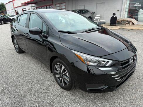 Used 2025 Nissan Versa SV w/ Trunk Package FWD image 3