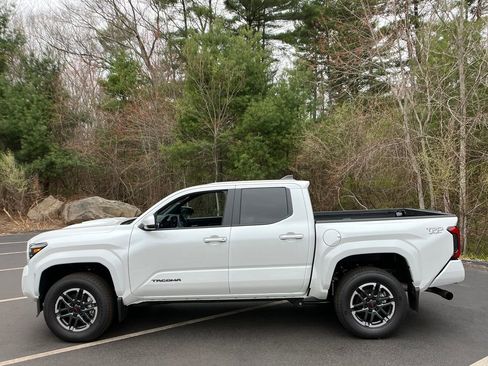New 2026 Toyota Tacoma TRD Sport AWD/4WD image 2