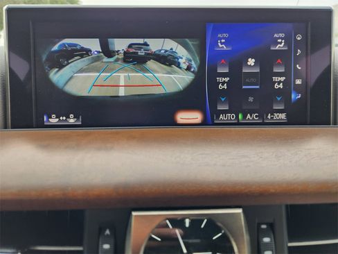 Used 2020 Lexus LX 570 4WD w/ Luxury Package image 16