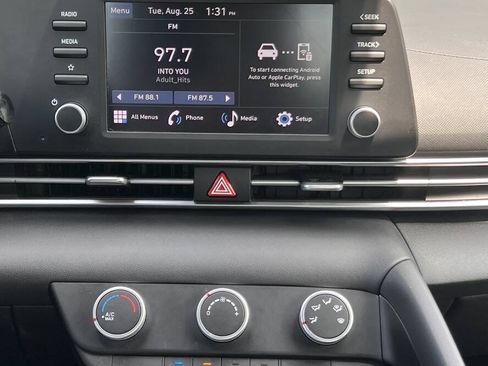 Used 2024 Hyundai Elantra SE FWD image 26