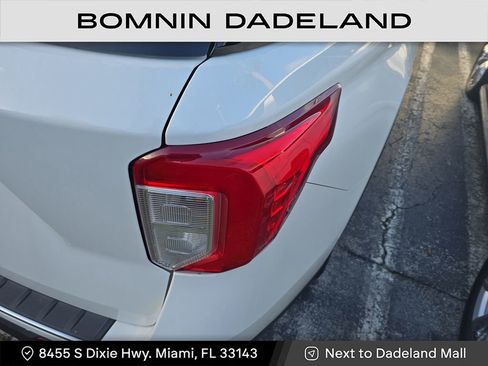 Used 2023 Ford Explorer Platinum w/ Technology Package image 10