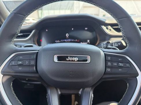 Used 2023 Jeep Grand Cherokee L Laredo AWD/4WD image 16