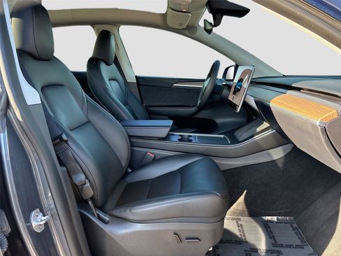 Used 2023 Tesla Model Y Long Range image 30