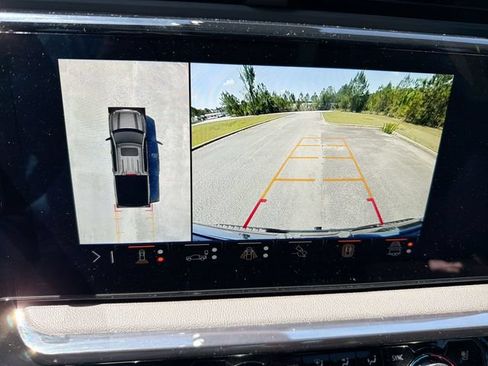 Used 2024 GMC Sierra 1500 AT4 w/ Technology Package AWD/4WD image 21