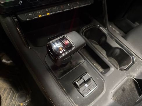 Used 2025 GMC Sierra 1500 AT4 w/ AT4 Premium Package AWD/4WD image 7
