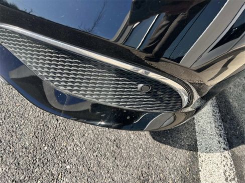 Used 2018 Mercedes-Benz E 300 4MATIC image 4