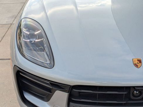 Certified 2026 Porsche Macan AWD/4WD image 12