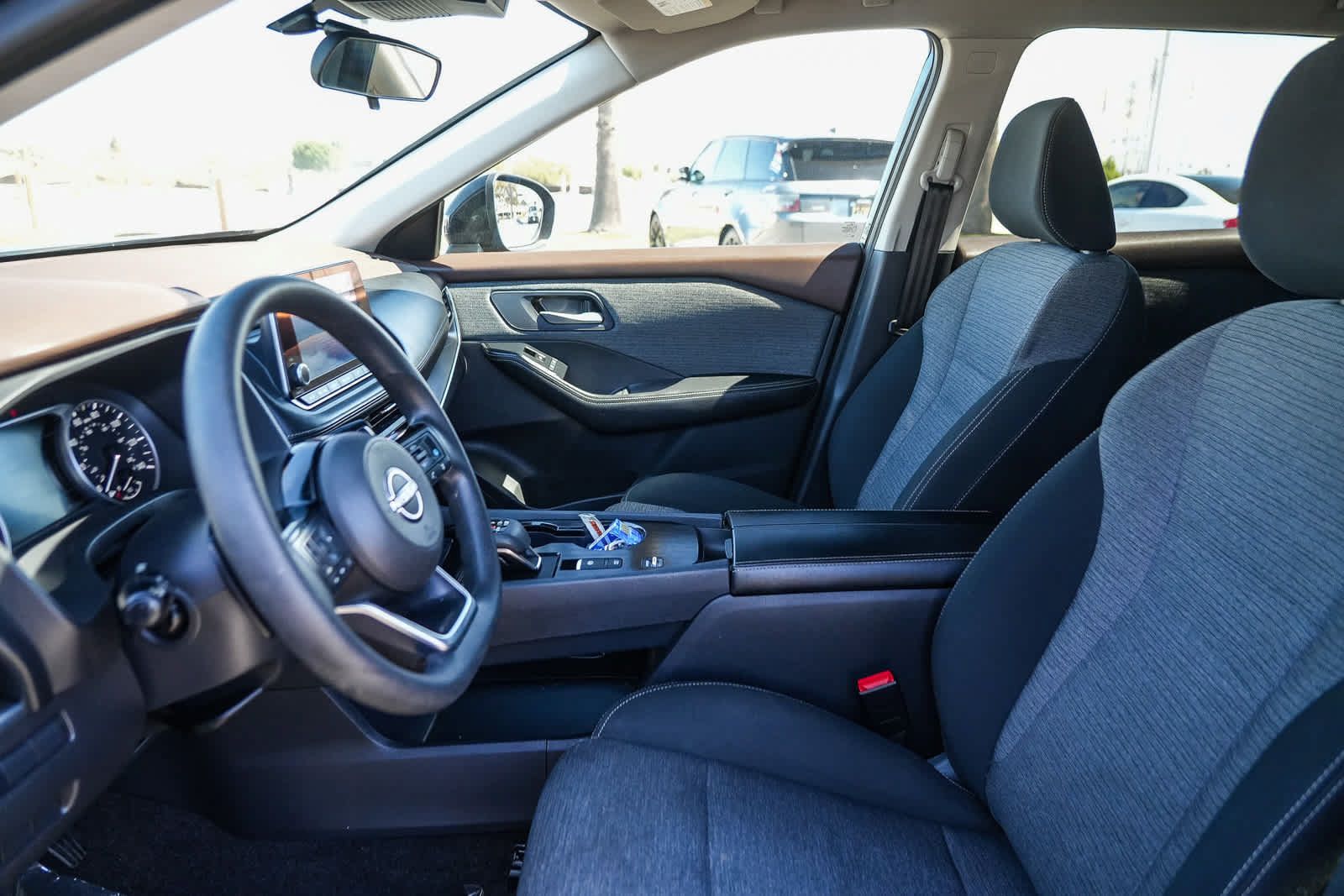 Used 2023 Nissan Rogue SV FWD image 20