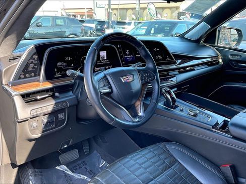 Used 2023 Cadillac Escalade Sport Platinum AWD/4WD image 17