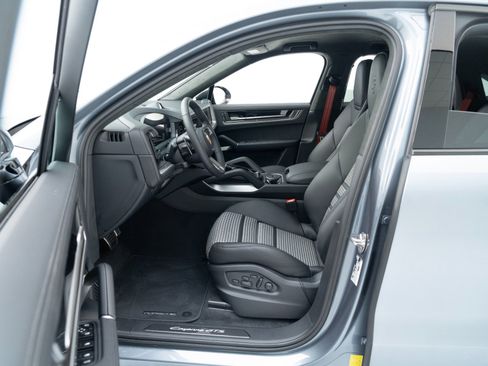 New 2026 Porsche Cayenne GTS image 18