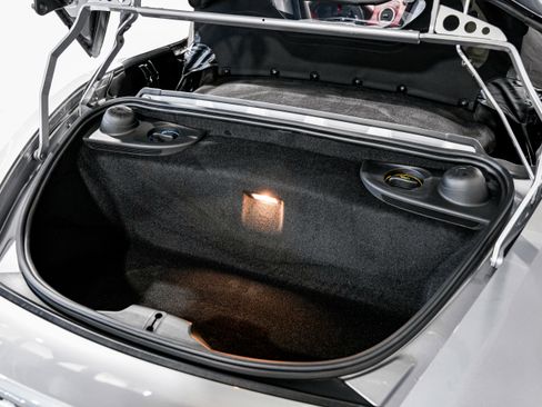 Used 2022 Porsche 718 Boxster Spyder RWD image 38