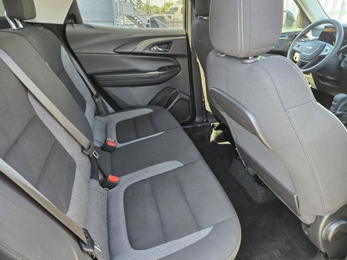 Used 2025 Chevrolet TrailBlazer LS w/ LS Convenience Package FWD image 28
