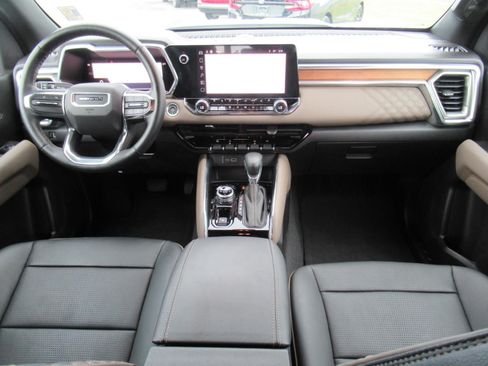Used 2023 GMC Canyon Denali AWD/4WD image 12