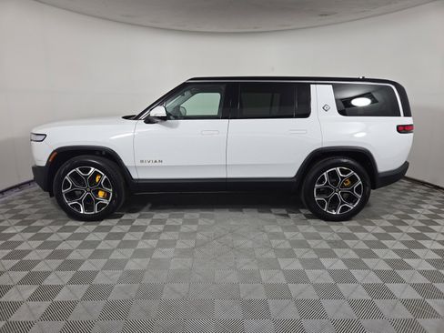 Used 2024 Rivian R1S Adventure AWD/4WD image 2