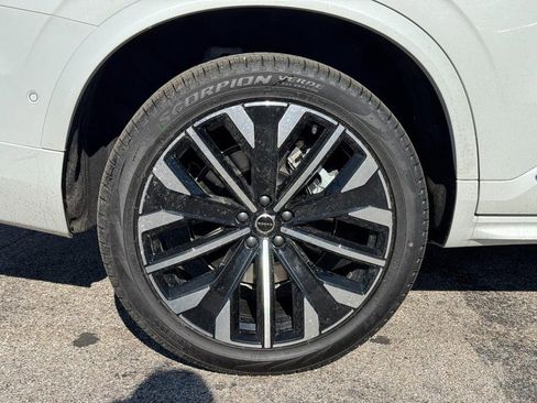 New 2026 Volvo XC90 T8 Ultra w/ Protection Package Premier image 4