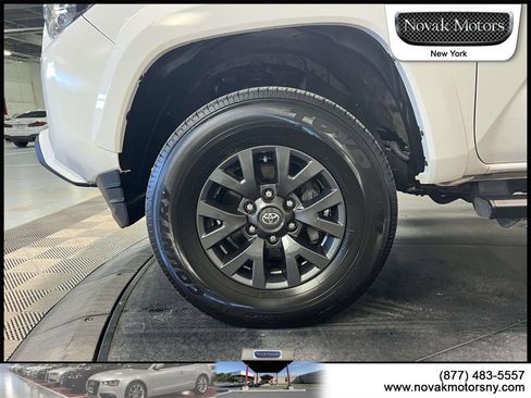 Used 2023 Toyota Tacoma SR5 w/ Technology Package image 10