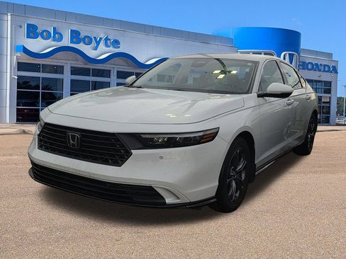 Used 2024 Honda Accord EX-L image 9