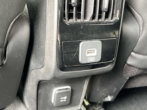 Used 2023 Jeep Compass Limited AWD/4WD image 13