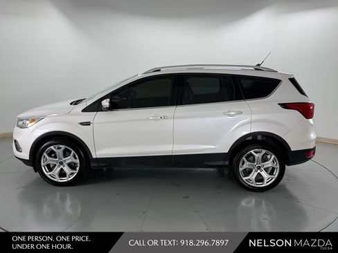 Used 2019 Ford Escape Titanium FWD image 9