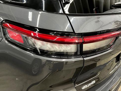 Used 2025 Jeep Grand Cherokee Laredo X w/ Luxury Tech Group I image 23