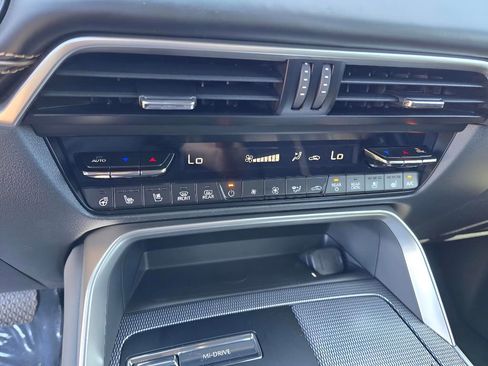 New 2025 MAZDA CX-70 Plug-In Hybrid w/ Premium Plus image 18