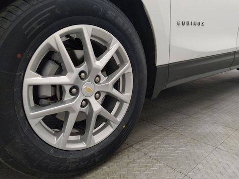Used 2023 Chevrolet Equinox LT FWD image 31