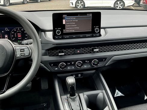 Used 2025 Honda Accord SE image 6