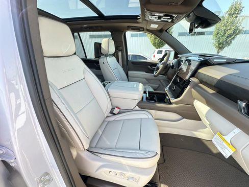 New 2026 GMC Yukon Denali w/ Advanced Technology Package AWD/4WD image 29