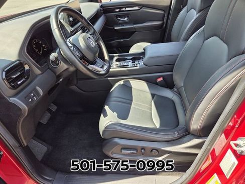 Used 2025 Honda Pilot TrailSport image 11