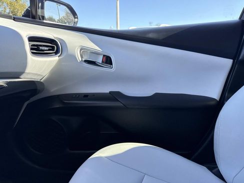 Used 2019 Toyota Prius Limited image 27