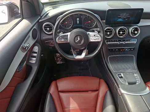 Used 2022 Mercedes-Benz GLC 300 4MATIC image 11