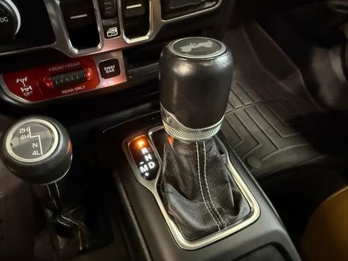 Used 2020 Jeep Wrangler Unlimited Rubicon w/ Uconnect 4C Nav & Sound Group image 33