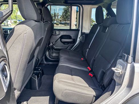 Used 2018 Jeep Wrangler Unlimited Sport AWD/4WD image 20