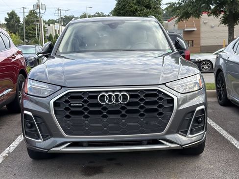 Used 2022 Audi Q5 2.0T Premium Plus w/ Premium Plus Package AWD/4WD image 2