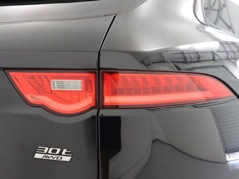 Used 2019 Jaguar F-PACE Prestige AWD/4WD image 11