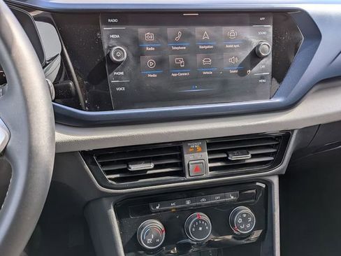 Certified 2023 Volkswagen Taos SE image 12
