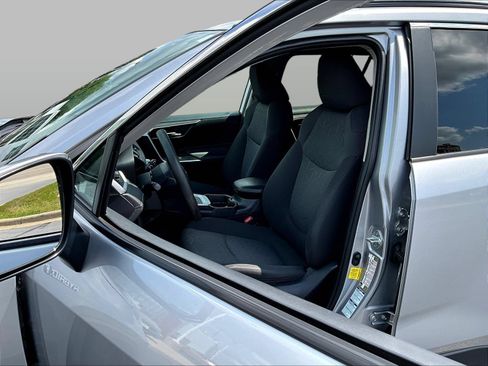 Used 2020 Toyota RAV4 XLE AWD/4WD image 24