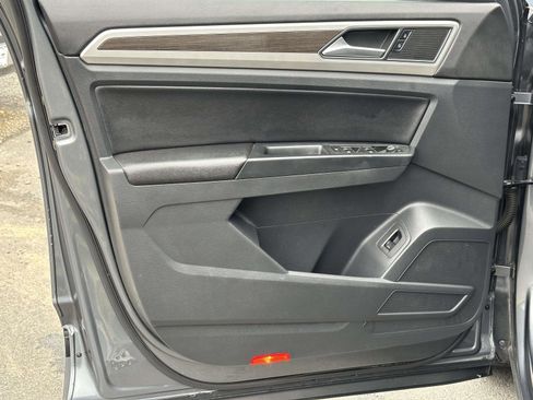 Used 2018 Volkswagen Atlas SE image 20